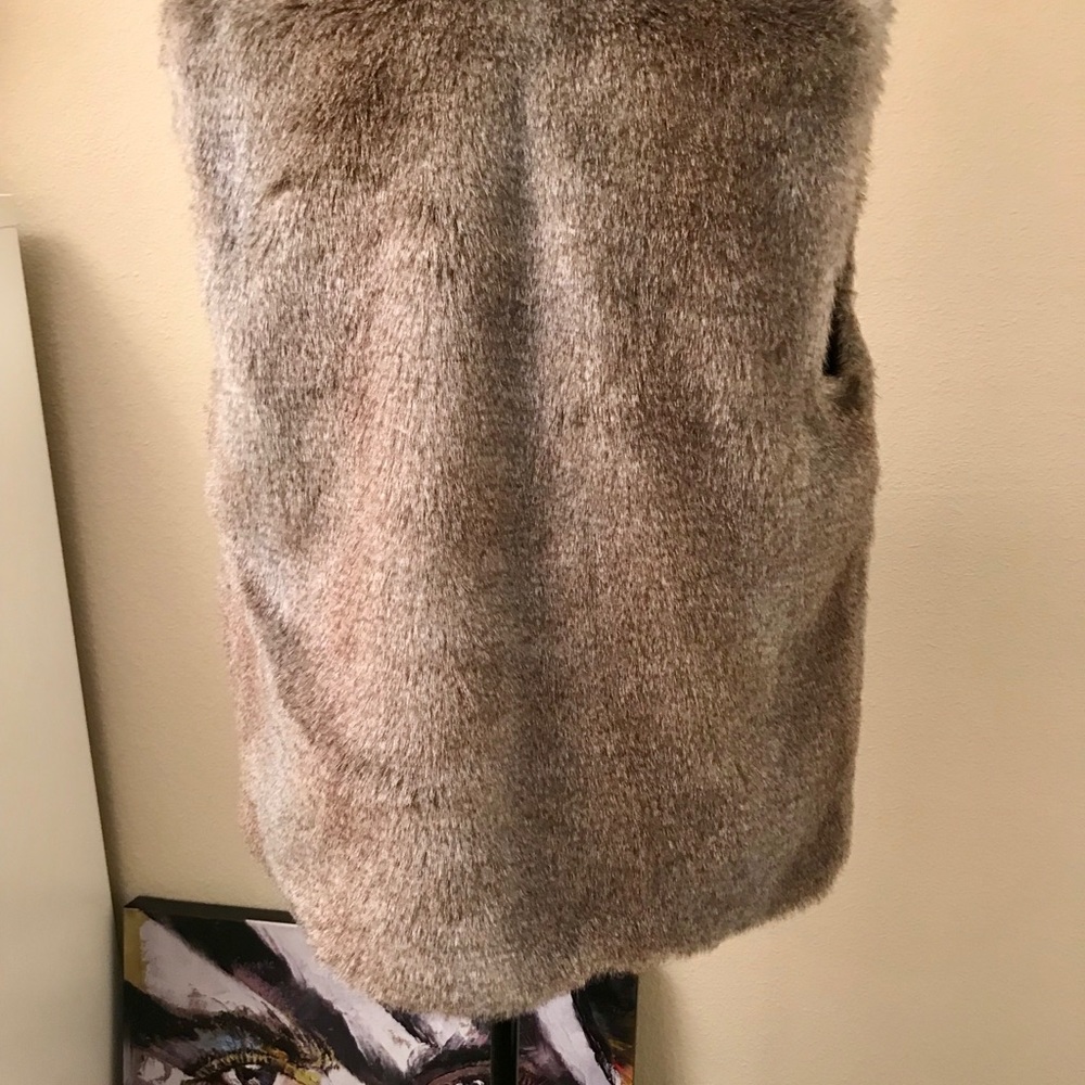 Talula faux fur vest - Picture 3 of 5